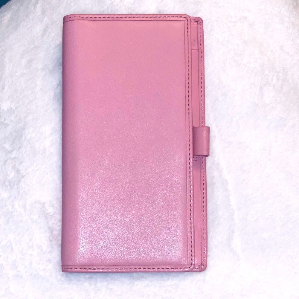 🌸COACH Leather Checkbook Cover